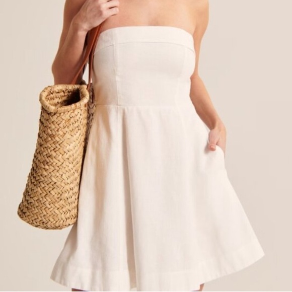 Abercrombie & Fitch Dresses & Skirts - Abercrombie & Fitch White Strapless Linen Blend Mini Dress